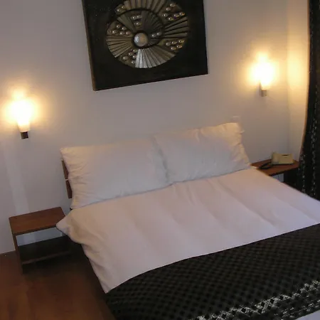 Mini-hôtel De La Lande 3*