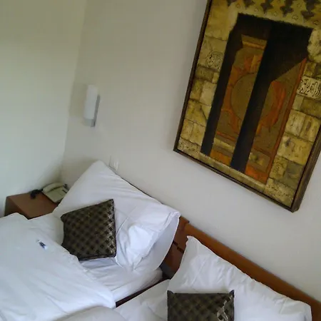 De La Lande Mini-hôtel 3*