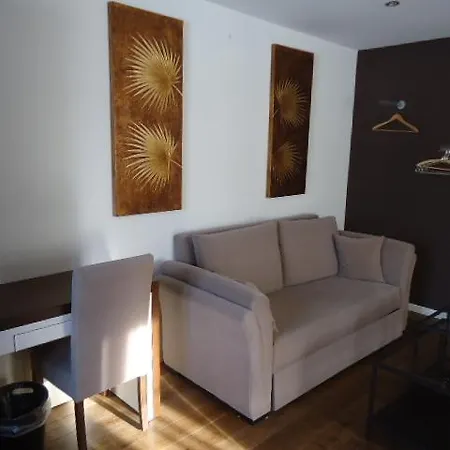 De La Lande Mini-hôtel 3*